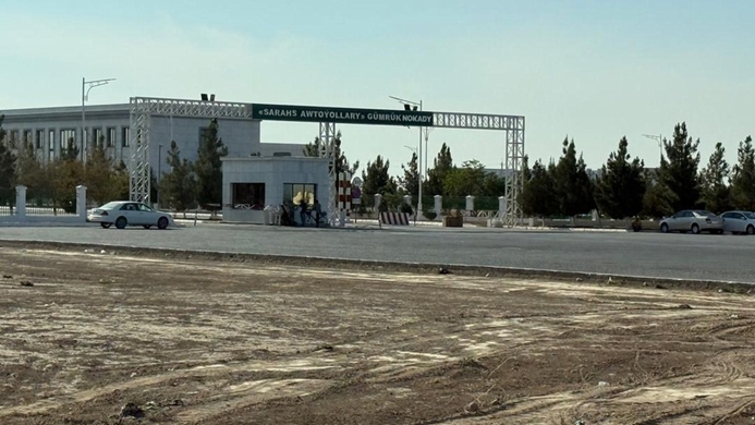 بازدید مدیران ارشد راه آهن حمل و نقل از ترمینال سرخس ترکمنستان